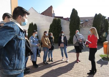 Studenții de la Drept au ieșit „pe teren” la Direcția de Asistență Socială