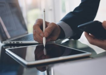 Ministrul Muncii: Semnătura electronică în contractele de muncă trebuie să devină treptat o regulă