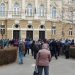 Aglomerație în fața Palatului de Justiție din Oradea | Sute de persoane au fost citate într-un dosar al DNA referitor la mita de la Serviciul de Expertiză Medicală Bihor