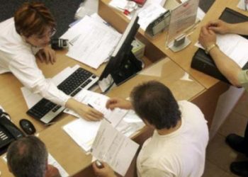 Proiect: Bugetarii vor avea posibilitatea să aleagă între pensie și continuarea muncii până la 70 de ani
