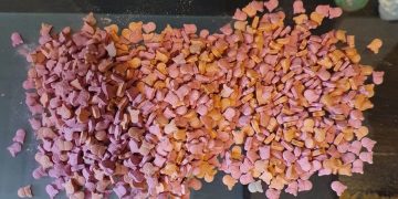 DEALERI de ecstasy, prinși în flagrant delict în parcarea Lotus Center Oradea | La percheziții au fost găsite peste 1.100 de pastile de droguri