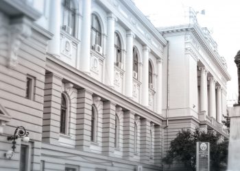 Opinia unei facultăți de drept, după exmatricularea celor 45 de studenți din București: ”Potențiala fraudare masivă a unui examen nu poate genera decât o reacție de dezaprobare”
