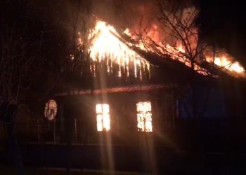 VIDEO. Imagini DRAMATICE ale incendiului care a ucis o femeie într-un sat din Bihor | De unde a pornit focul