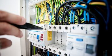 Racordarea la gaze și la rețeaua electrică va fi gratuită | Care sunt condiţiile pe care beneficiarii trebuie să le îndeplinească
