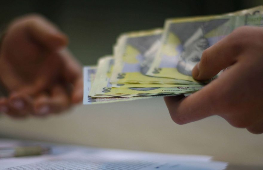 Peste 43.000 de bihoreni, plătiți cu salariul MINIM | Bihorul e pe locul 3 în topul național al salariaților cu venitul cel mai mic