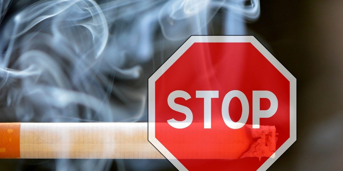 Proiect: sancțiuni noi pentru comercianții care vând țigări minorilor