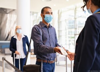 Parlamentul European a decis: ”certificatul UE COVID-19” va fi valabil 12 luni și trebuie să faciliteze libera circulație fără discriminare