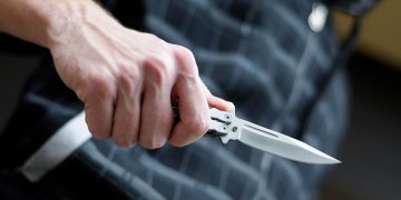 Afgan condamnat de Tribunalul Bihor la 5 ani și 11 luni de închisoare după ce a ÎNJUNGHIAT un migrant | Victima nu a vrut să treacă înot Crișul Negru spre Ungaria