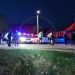 Patru polițiști au fost RĂNIȚI după ce au fost atacați cu pietre și bâte și amenințați cu o drujbă | Agresorii au fost reținuți