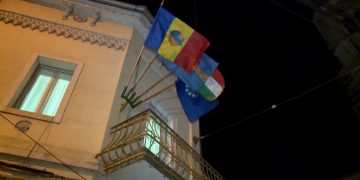 România, CONDAMNATĂ la CEDO în cazul steagului Ținutului Secuiesc arborat de László Tőkés pe balconul biroului său din Oradea