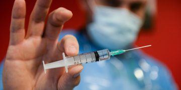 CEDO: vaccinarea OBLIGATORIE este LEGALĂ și ar putea fi ”necesară într-o societate democratică”