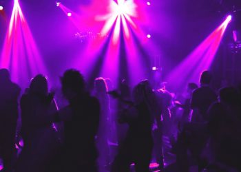 Noi măsuri de relaxare intră în vigoare din 1 iunie | Se pot organiza evenimente cu 1.000 de participanți, se redeschid cluburile și locurile de joacă