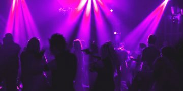 Noi măsuri de relaxare intră în vigoare din 1 iunie | Se pot organiza evenimente cu 1.000 de participanți, se redeschid cluburile și locurile de joacă