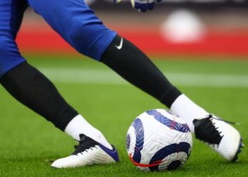 Dosar de CORUPȚIE în fotbalul românesc | Trei oficiali ai clubului UTA, trimiși în judecată pentru că ar fi încercat să CUMPERE meciuri și un arbitru