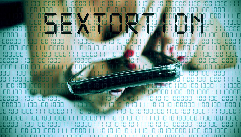 Porno-șantaj | Val de atacuri prin e-mail prin care oamenii sunt mințiți că au fost filmați cu camera telefonului în ipostaze intime sau vizitând site-uri porno. Ce li se cere pentru a nu publica înregistrarea video