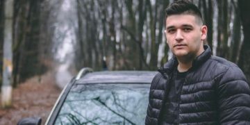 Anchetat în Belgia pentru trafic de ființe umane, un tânăr a fost condamnat de Curtea de Apel Oradea pentru o tâlhărie pornită de la o neînțelegere legată de droguri