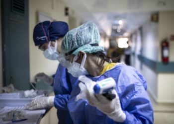 Curtea Supremă, solicitată să dezlege o problemă de drept referitoare la încadrarea asistenților medicali care, ulterior, au absolvit studii superioare