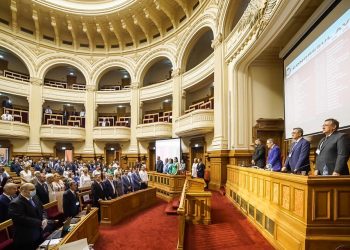 Rezoluție privind apărarea statului de drept și a egalității de arme între acuzare și apărare, adoptată la Congresul Avocaților 2021