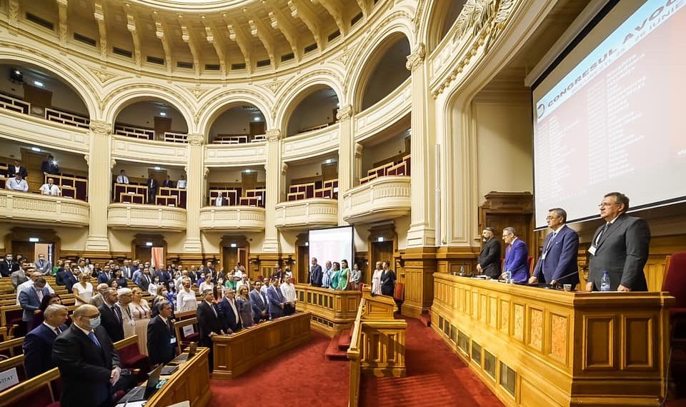 Rezoluție privind apărarea statului de drept și a egalității de arme între acuzare și apărare, adoptată la Congresul Avocaților 2021