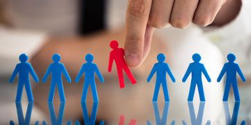 Modificările aduse articolului din Codul Penal care incriminează incitarea la violență, ură sau discriminare, adoptate de Camera Deputaților