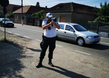 FOTO. Razii ale Poliției, pe drumurile din nord-vestul țării | Sute de amenzi, în valoare de peste 160.000 de lei, au fost date de polițiști rutieri din Bihor