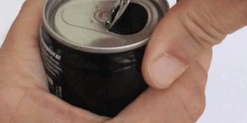 Un producător a cerut ca SUNETUL produs de deschiderea unei cutii de băutură să fie înregistrat ca marcă | Decizia ÎN PREMIERĂ a Tribunalului European