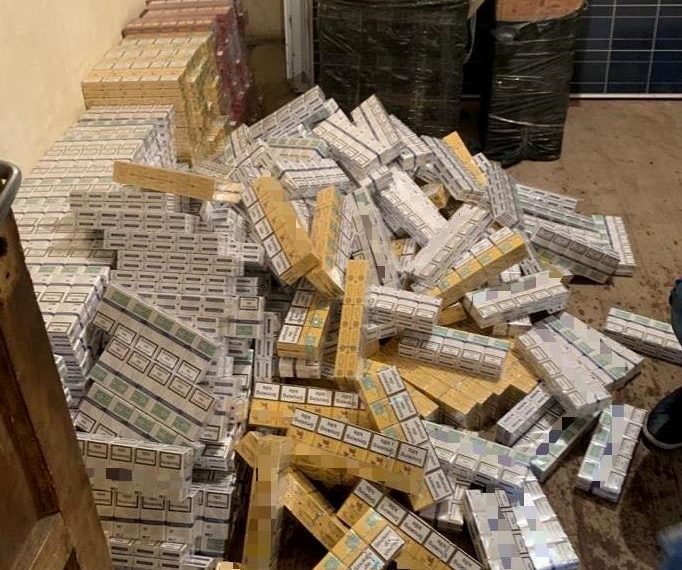 FOTO | Zeci de PERCHEZIȚII în Bihor și alte două județe, în cazul unor contrabandiști cu țigări. 4 persoane au fost propuse pentru ARESTARE