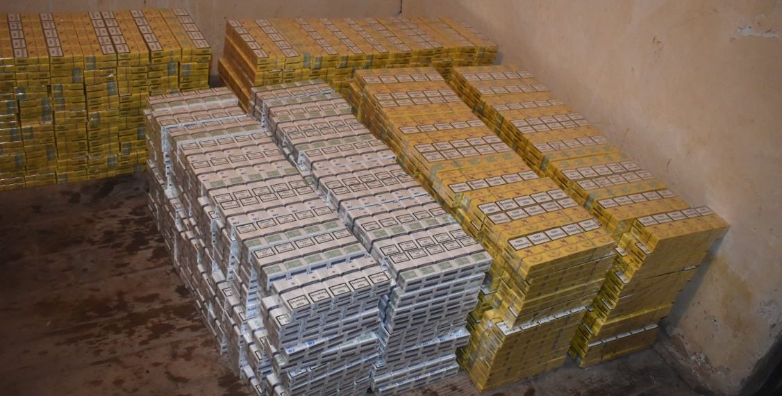 FOTO | Zeci de PERCHEZIȚII în Bihor și alte două județe, în cazul unor contrabandiști cu țigări. 4 persoane au fost propuse pentru ARESTARE