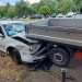 IMAGINILE ZILEI | ”Biliard” cu mașini pe bulevardul Dacia din Oradea. Trei vehicule au fost avariate după ce un autoturism a intrat sub o camionetă parcată