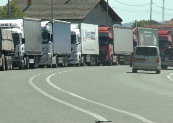 Asociația Transportatorilor din Ungaria: Camioanele de peste 7,5 tone pot circula, de azi până duminică, în timpul nopții, timp de 8 ore