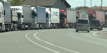 Asociația Transportatorilor din Ungaria: Camioanele de peste 7,5 tone pot circula, de azi până duminică, în timpul nopții, timp de 8 ore