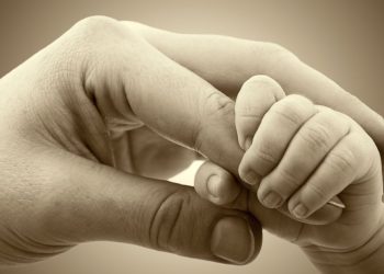 Curtea de Apel Cluj a constatat că legiuitorul român NU a incriminat vânzarea de copii | Reacția, după apariția în presă a informației potrivit căreia instanța ar fi opinat că „vânzarea unui copil nu constituie în România infracţiune”