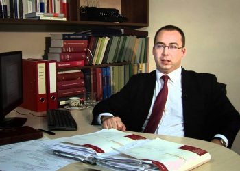 Premierul Florin Cîțu i-a demis pe toți secretarii de stat USR PLUS | Printre ei, avocatul bihorean Mircea Ursuța, de la Justiție