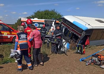 Un autobuz cu 21 de călători, implicat într-un ACCIDENT, lângă Valea lui Mihai | A fost activat planul roșu de intervenție