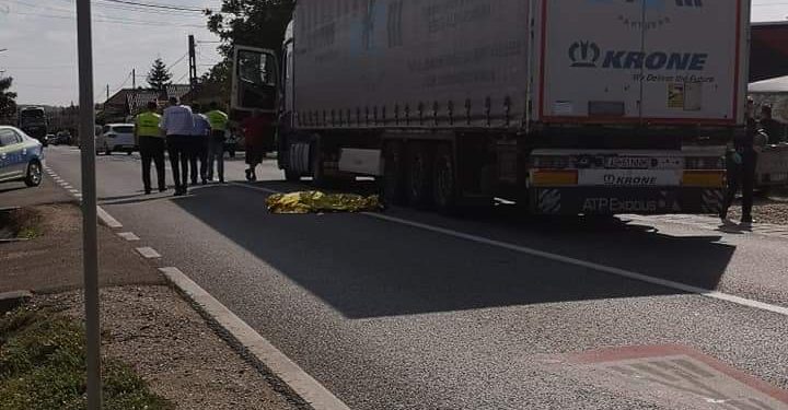 Accident mortal lângă Oradea | Un bărbat de 70 de ani a fost lovit de un camion, pe DN19, în Biharia