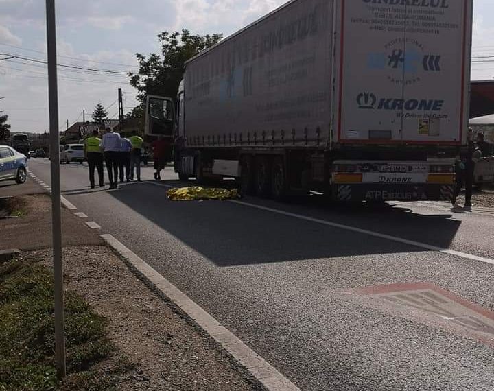 Accident mortal lângă Oradea | Un bărbat de 70 de ani a fost lovit de un camion, pe DN19, în Biharia