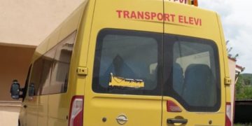 Avocatul Poporului a atacat la CCR ordonanța privind decontarea transportului elevilor