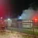 VIDEO. Incendii în Oradea | Au ars un container cu deșeuri reciclabile, dar și anexa și terasa unei locuințe