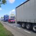 Protest al transportatorilor, pe Șoseaua Borșului și pe centura Oradei | Zeci de șoferi de camion au protestat față de impozitarea diurnelor
