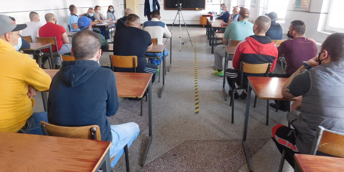 Clopoțelul a sunat începerea școlii și la Penitenciarul din Oradea | 38 de deținuți sunt incluși într-un program de școlarizare
