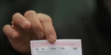 Pensionarii, în era digitală | Talonul de pensie va putea fi primit și online, pe e-mail