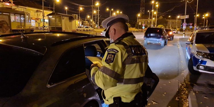 VIDEO-FOTO. Filtre ale Poliției în Oradea | Echipajele au verificat dacă este respectată carantina de noapte