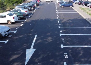 Proiect pentru 2022 | În Oradea se introduce parcarea roșie: 8 lei pentru o oră (DOCUMENT)