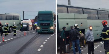 Accidentul de la Dușești, în care 12 persoane au fost rănite, a fost provocat de șoferul autotrenului | Nu a adaptat viteza la condițiile de trafic, spun polițiștii