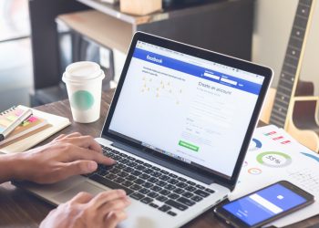50.000 de lei, daune morale cerute de o firmă din Oradea unui fost angajat care a scris pe Facebook despre experiența de la serviciu | Instanța: ”anumite frustrări ale pârâtului sunt de înțeles”