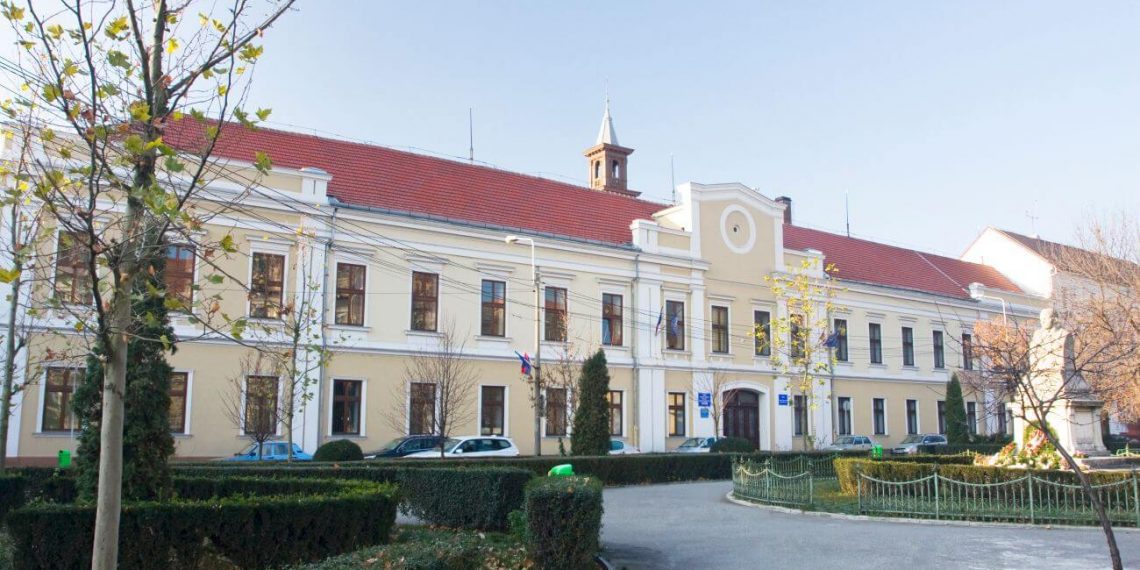 Un fost angajat al Consiliului Județean Bihor și-a recâștigat în instanță funcția desființată anul trecut, pe motivul reorganizării instituției