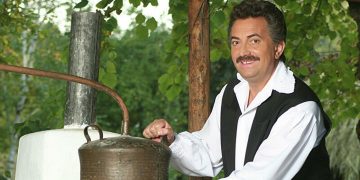 Procurorii au deschis dosar de ucidere din culpă în cazul morţii cântărețului Petrică Mîţu Stoian