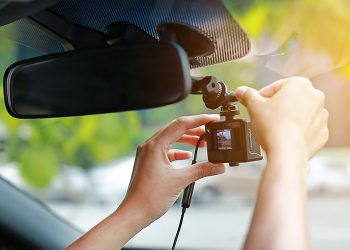 ATENȚIE, șoferi! | Închisoare pentru cei care modifică kilometrajul unei mașini. Imaginile de pe camerele de bord pot deveni probe (DOCUMENTE)
