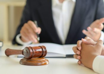 Parchetul General: organul de urmărire penală ce a întocmit procesul-verbal de constatare a unei infracțiuni flagrante poate face în continuare acte de urmărire penală
