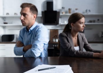 CJUE | Ce instanțe se pot pronunța în cazul unui divorț, când un soț stă în două țări ale UE